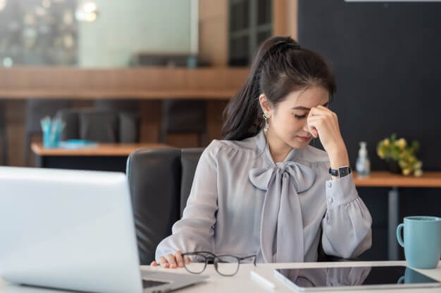 como fechar uma empresa com dividas socia preocupada