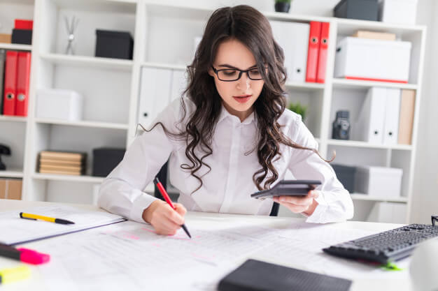 contabilidade para medicos doutora calculando