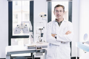 Médico pode ser MEI? Saiba como médicos podem pagar menos impostos